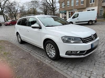 Gebraucht VW Passat 140 PS (102 kW) 2011 Weiß Kombi