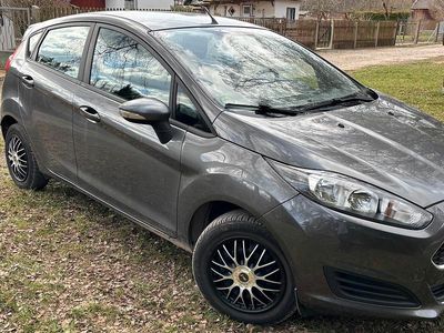 Gebraucht Ford Fiesta 101 PS (74 kW) 2016 Grau Kleinwagen