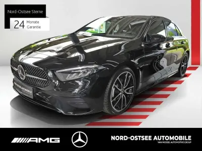 Gebraucht Mercedes A200 AMG 163 PS (119 kW) 2025 Kosmosschwarz metallic Limousine