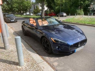 Blau Gebraucht 2010 Maserati GranCabrio Cabrio | 26.250 €