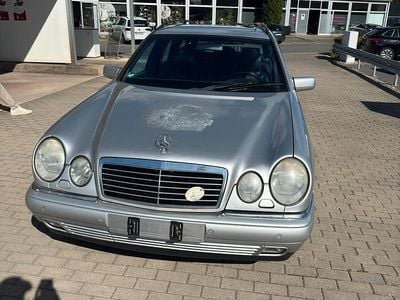 Mercedes E320