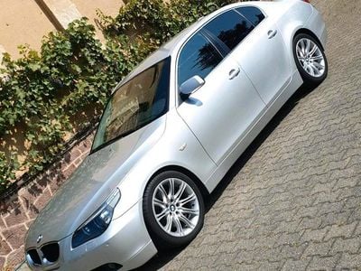 Gebraucht BMW 530 218 PS (160 kW) 2004 Silber Limousine