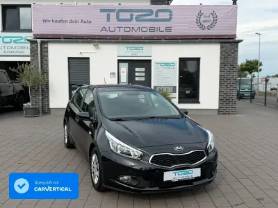 Gebraucht Kia Ceed Attract 99 PS (72 kW) 2015 Schwarz Kleinwagen