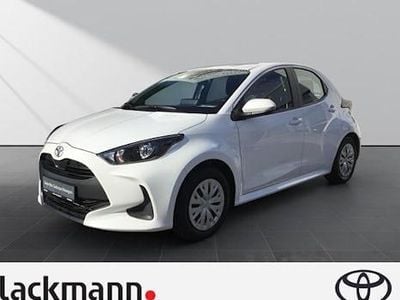 Weiß Gebraucht 2023 Toyota Yaris Comfort Limousine | 13.990 € (Guter Preis)