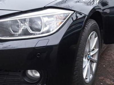 Schwarz Gebraucht 2015 BMW 320 Kombi | 10.790 € (Fairer Preis)