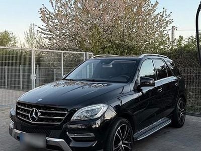 Second-hand Mercedes ML350 258 CP (189 kW) 2014 Negru SUV