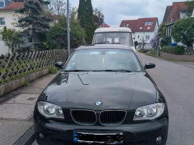 Gebraucht BMW 118 129 PS (94 kW) 2007 Schwarz Kleinwagen