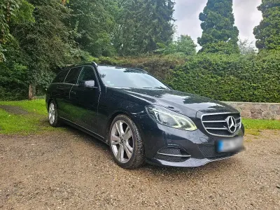Gebraucht Mercedes E220 Avantgarde 170 PS (125 kW) 2014 Schwarz Kombi