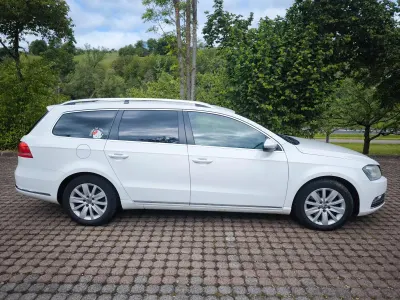 Gebraucht VW Passat Comfortline 140 PS (102 kW) 2012 Weiß Kombi