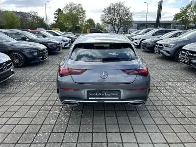 Gebraucht Mercedes CLA200 AMG line 150 PS (110 kW) 2024 Metalliclack mountaingrau Coupé