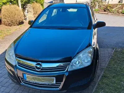 Gebraucht Opel Astra 110 PS (80 kW) 2008 Schwarz Limousine