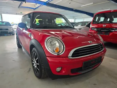 Gebraucht Mini ONE 75 PS (55 kW) 2009 Rot Kleinwagen