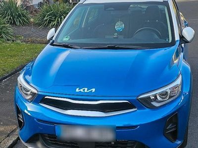 Blau Gebraucht 2023 Kia Stonic Vision SUV | 22.000 € (Etwas zu teuer)