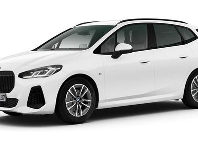 Weiß Gebraucht 2025 BMW 220 Active Tourer Luxury Line Van / Kleinbus | 35.714 € (Etwas zu teuer)