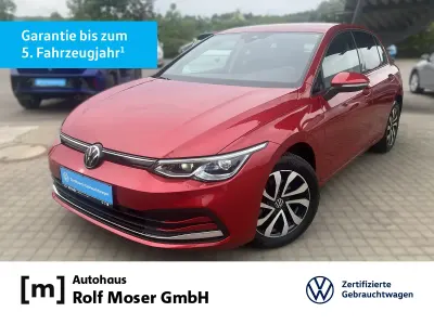 Käytetty VW Golf VIII Active 131 HP (96 kW) 2022 Punainen Sedan