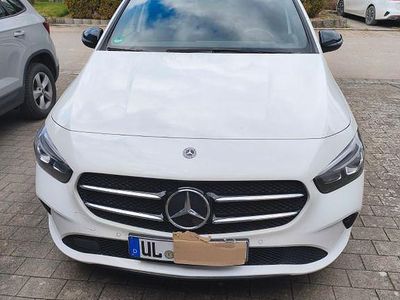 Gebraucht Mercedes B180 136 PS (100 kW) 2019 Weiß Van / Kleinbus