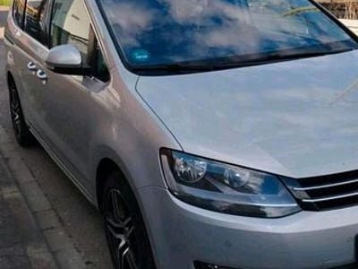 Second-hand VW Sharan 177 CP (130 kW) 2014 Argintiu Monovolum