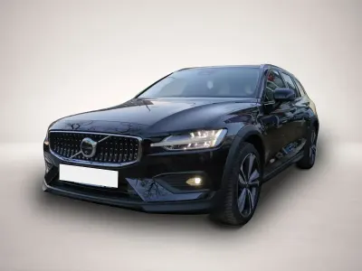 Gebraucht Volvo V60 CC Plus 197 PS (144 kW) 2023 Schwarz Kombi