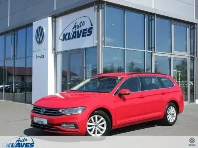 Gebraucht VW Passat Business 122 PS (89 kW) 2023 Rot Kombi