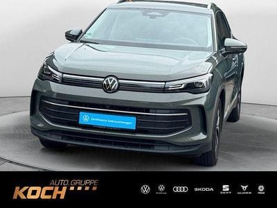 Gebraucht VW Tiguan Life 150 PS (110 kW) 2025 Cipressinogrün metallic SUV