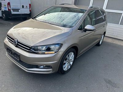 Gebraucht VW Touran Highline 150 PS (110 kW) 2016 Gold Van / Kleinbus