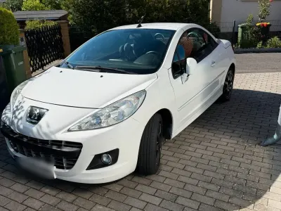 Gebraucht Peugeot 207 CC 120 PS (88 kW) 2013 Weiß Cabrio