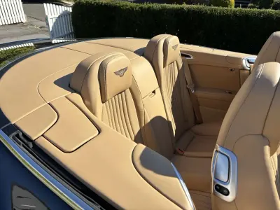 Begagnad Bentley Continental GT Convertible 585 HK (430 kW) 2019 Svart Cab