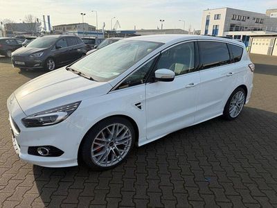 Weiß Gebraucht 2017 Ford S-MAX S Van / Kleinbus | 20.890 € (Fairer Preis)