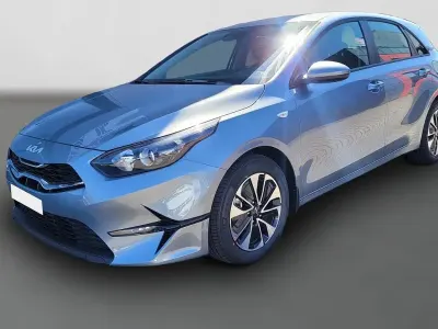 Nieuw Kia Ceed 140 PK (102 kW) 2025 Zilver Hatchback