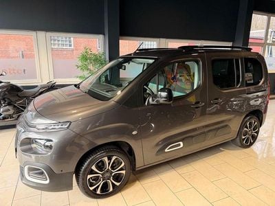 Grau Gebraucht 2021 Citroën Berlingo Shine Van / Kleinbus | 19.990 € (Guter Preis)