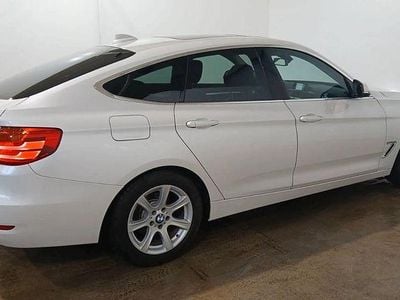 Weiß Gebraucht 2013 BMW 320 Gran Turismo Luxury Line Limousine | 10.900 € (Fairer Preis)