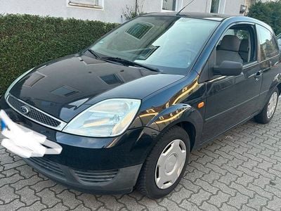 Second-hand Ford Fiesta 60 CP (44 kW) 2003 Negru Hatchback