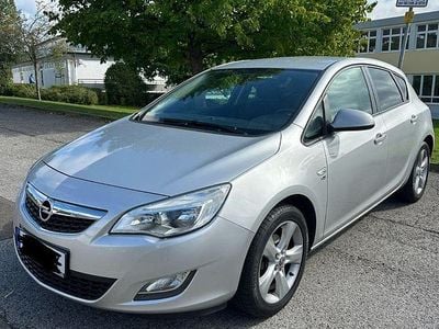 Usata Opel Astra 140 CV (102 kW) 2012 Grigio Berlina