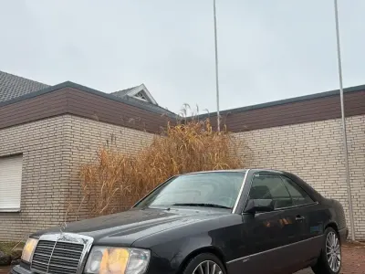 Gebraucht Mercedes 220 Sportline 150 PS (110 kW) 1992 Schwarz Coupé
