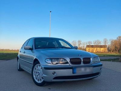 Gebraucht BMW 320 Basis 170 PS (125 kW) 2002 Silber Limousine