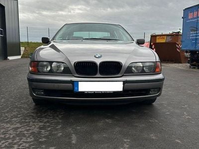 BMW 528