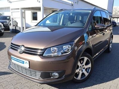 Braun Gebraucht 2011 VW Touran Van / Kleinbus | 15.990 €