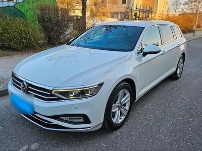 Gebraucht VW Passat Highline 150 PS (110 kW) 2020 Weiß Kombi