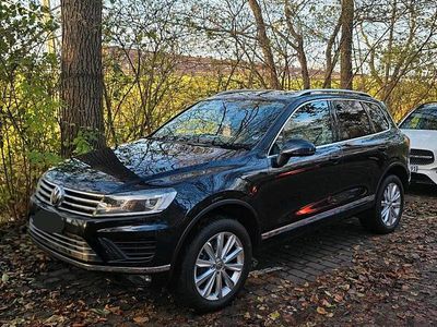 Gebraucht VW Touareg 262 PS (192 kW) 2015 Blau SUV
