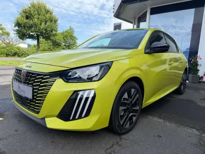 Gebraucht Peugeot 208 Allure 101 PS (74 kW) 2025 Agueda gelb Kleinwagen