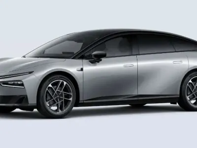 Neu XPENG P7 230 kW (313 PS) 2026 Silver frost Limousine
