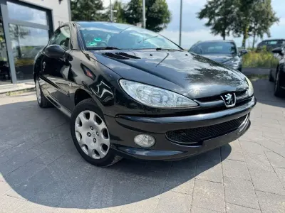 Gebraucht Peugeot 206 CC Filou 109 PS (80 kW) 2004 Schwarz Cabrio
