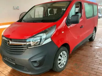 Gebraucht Opel Vivaro 95 PS (69 kW) 2019 Rot Van / Kleinbus