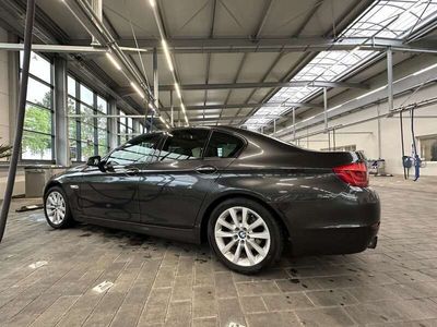 BMW 528