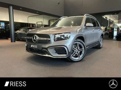 Mercedes GLB220