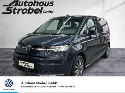 Gebraucht VW T7 Life 136 PS (100 kW) 2022 Starlight blue metallic Van