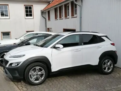 Gebraucht Hyundai Kona Edition 30 120 PS (88 kW) 2021 Weiß SUV