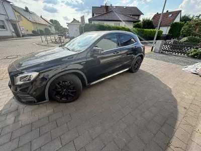 Gebraucht Mercedes GLA200 Edition 156 PS (114 kW) 2019 Schwarz SUV