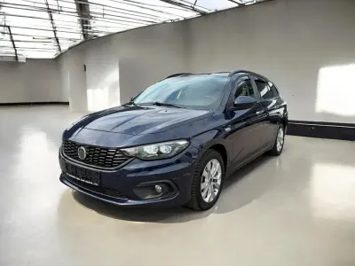 Usata Fiat Tipo 120 CV (88 kW) 2017 Blu Berlina