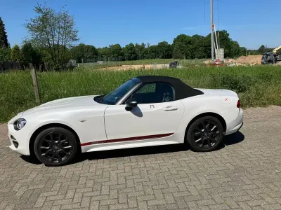 Gebraucht Fiat 124 Spider Lusso 140 PS (102 kW) 2018 Weiß Cabrio